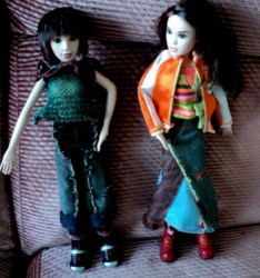 2 ANIMEE AMI DARK HAIR ARTICULATED TEEN DOLLS,  MOD CLOTHES, TALKS